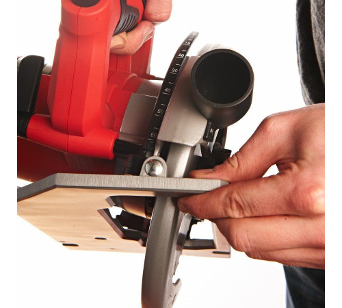 Дисковая циркулярная пила Milwaukee CS 60