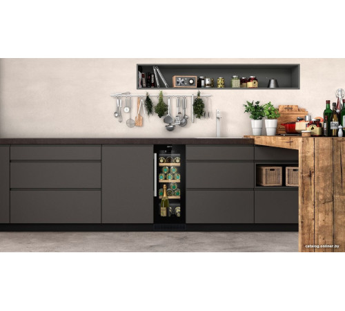 Винный шкаф NEFF KU9202HF0