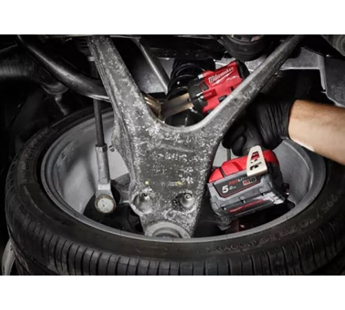 Гайковерт Milwaukee M18 FIW2F38-0X 4933478650 без АКБ, кейс