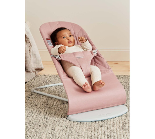 Шезлонг BabyBjorn Bliss Cotton Petal Quilt розовый