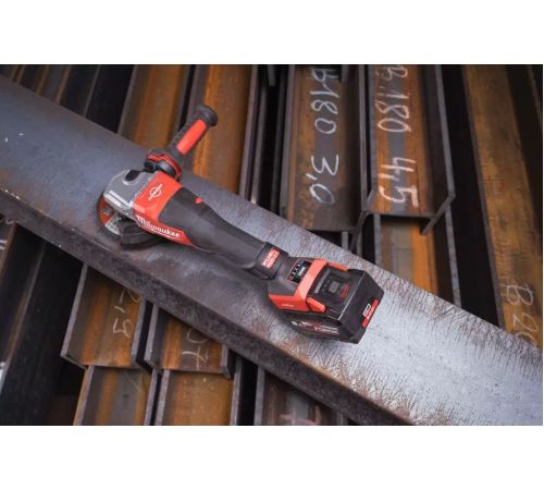 Угловая шлифмашина Milwaukee M18 FHSAGO125VXPDB2-802X 4933493420 с 2-мя АКБ, кейс