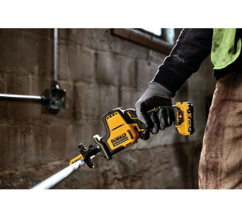 Сабельная пила DeWalt DCS312D2 с 2-мя АКБ, кейс