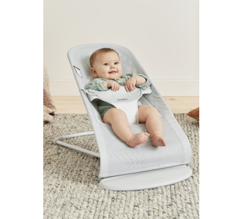 Шезлонг BabyBjorn Balance Mesh 0051.29 silver/white