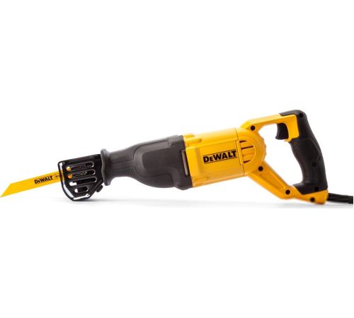 Сабельная пила DeWalt DWE305PK