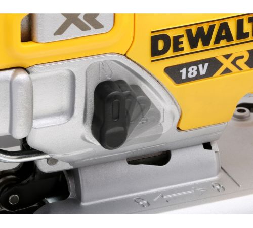 Электролобзик DeWalt DCS334P2 с 2-мя АКБ, кейс
