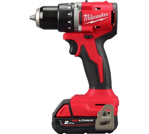 Дрель-шуруповерт Milwaukee M18 M18BLDDRC-202C 4933492833 с 2-мя АКБ 2 Ач, кейс
