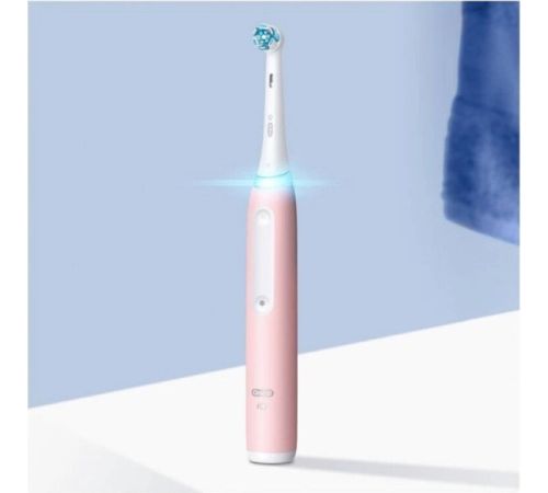 Электрическая зубная щетка Oral-B iO 3 с насадкой Ultimate Clean 4 шт, розовый