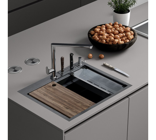 Кухонная мойка Roxen Stage 560250-60B PVD графит c держателем для ножей, двумя коландерами, разделочной доской и дозатором