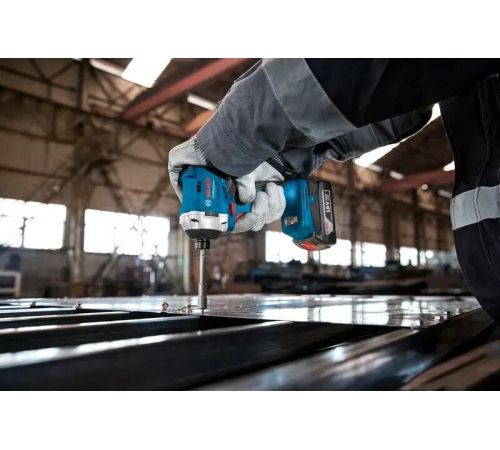 Винтоверт Bosch GDR 18V-215 Professional 06019N2002 с 2-мя АКБ, кейс