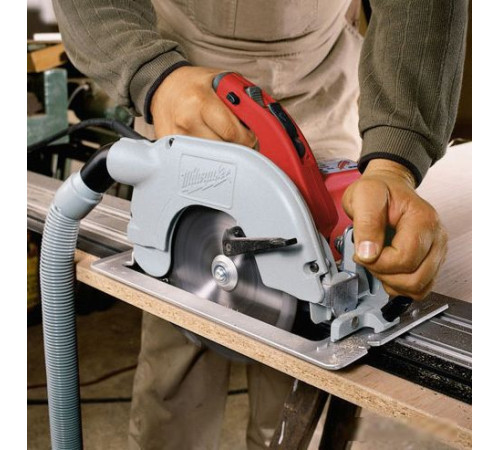 Дисковая циркулярная пила Milwaukee SCS 65 Q