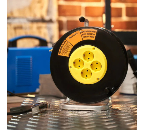 Удлинитель на катушке PROconnect Professional 11-7615