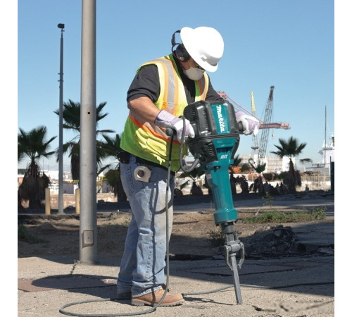 Отбойный молоток Makita HM1812