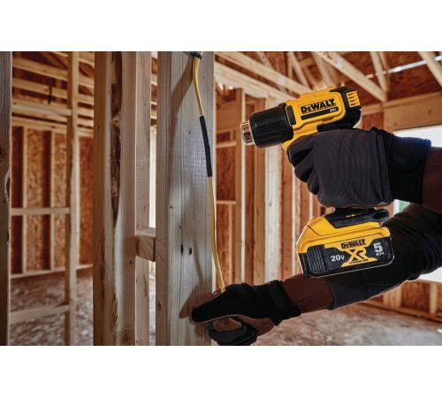 Промышленный фен DeWalt DCE530N-XJ без АКБ