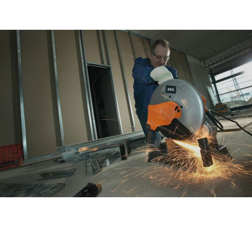 Торцовочная пила AEG Powertools SMT 355