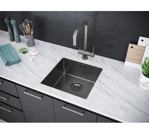 Кухонная мойка Paulmark Gerberg 44 UNI PM254444-GM черный/вороненая сталь