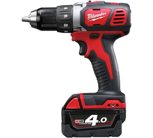 Дрель-шуруповерт Milwaukee M18 BDD-402C 4933443565 с 2-мя АКБ, кейс