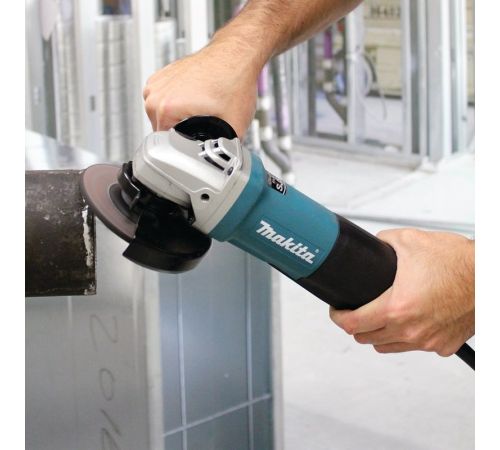 Угловая шлифмашина Makita 9565PCV