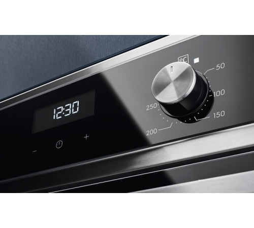 Электрический духовой шкаф Electrolux SurroundCook 600 EOF5H50BX
