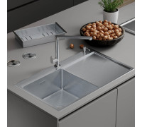 Кухонная мойка Roxen Vespa 560230-70L сатин с коландером и дозатором