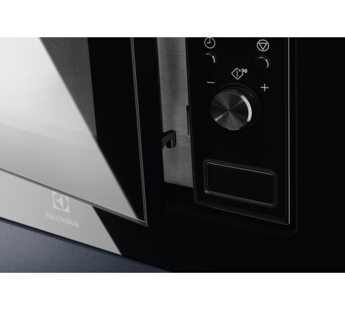 Микроволновая печь Electrolux LMS2203EMX