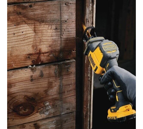 Сабельная пила DeWalt DCS312N-XJ без АКБ