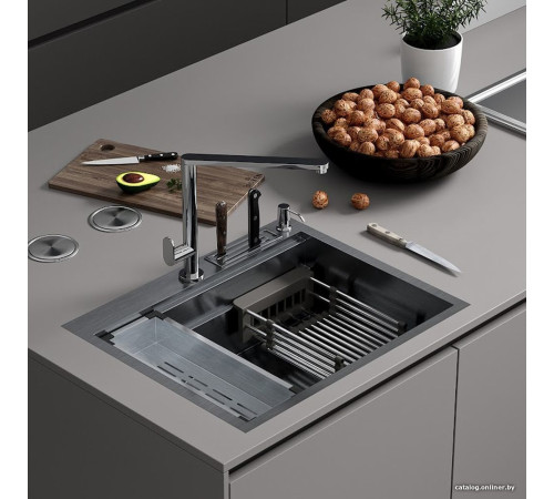 Кухонная мойка Roxen Stage 560250-60 сатин c держателем для ножей, двумя коландерами, разделочной доской и дозатором