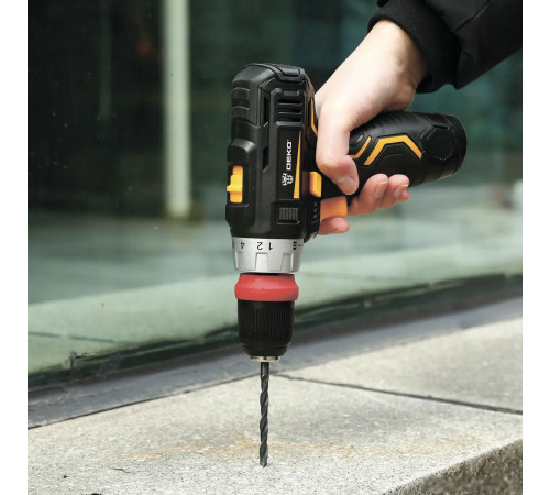 Дрель-шуруповерт Deko GCD12DU3 SET4 063-4038 с 2-мя АКБ, кейс, набор оснастки