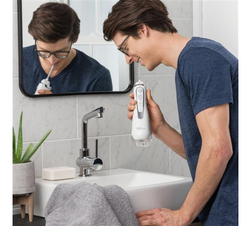 Ирригатор  Waterpik WP-580 белый