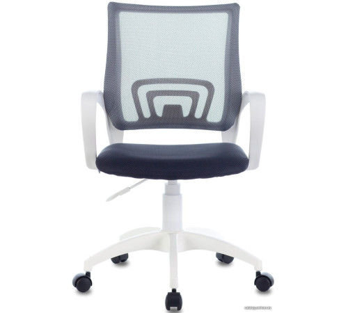 Офисное кресло Brabix Fly MG-396W белый/темно-серый