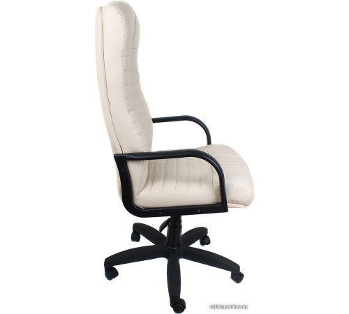 Офисное кресло Деловая обстановка Атлант Стандарт светло-бежевый, кожа люкс