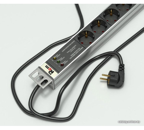 Блок розеток Rem R-16-7S-FI-440-3 7 розеток, шнур 3 м
