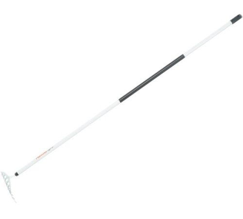 Грабли зубчатые Fiskars Light 1019607