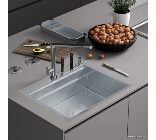 Кухонная мойка Roxen Stage 560250-60 сатин c держателем для ножей, двумя коландерами, разделочной доской и дозатором