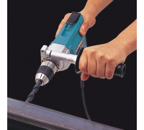 Безударная дрель Makita DP4003