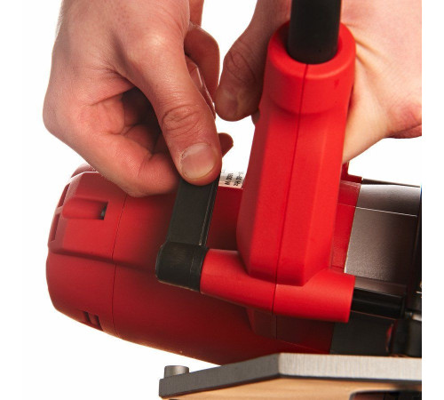 Дисковая циркулярная пила Milwaukee CS 60