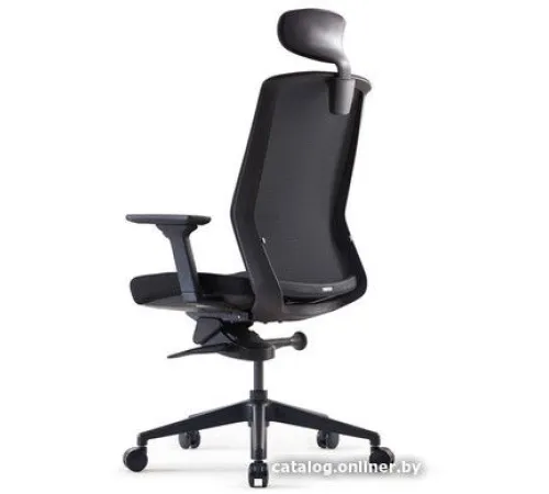 Офисное кресло Bestuhl J1 Black Pl с подголовником и подлокотником черная сетка/черная ткань