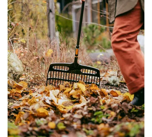 Грабли зубчатые Fiskars 1080681