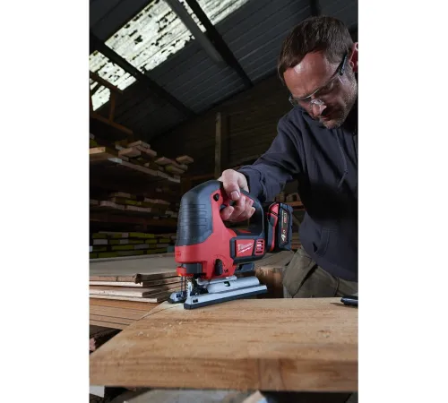 Электролобзик Milwaukee M18 BJS-402C 4933451389 с 2-мя АКБ, кейс