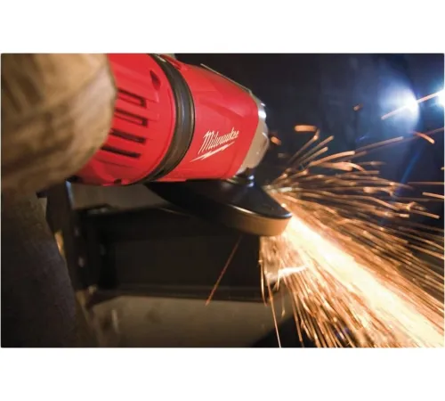 Угловая шлифмашина Milwaukee AGVK24-230EK 4933451413