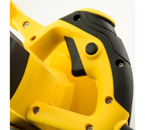 Дисковая циркулярная пила Kolner KCS 140/900