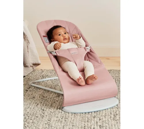 Шезлонг BabyBjorn Bliss Cotton Petal Quilt розовый