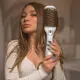 Фен-щетка Endever Aurora-500 белый