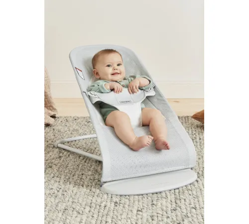 Шезлонг BabyBjorn Balance Mesh 0051.29 silver/white