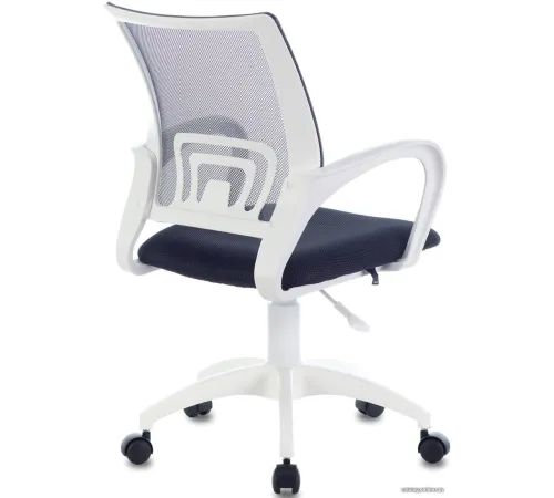 Офисное кресло Brabix Fly MG-396W белый/темно-серый