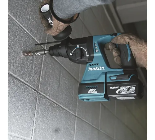 Перфоратор Makita DHR242RT с 1-им АКБ, кейс